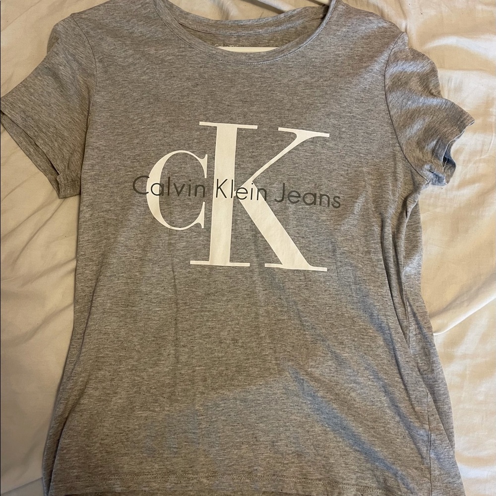 Tee shirt